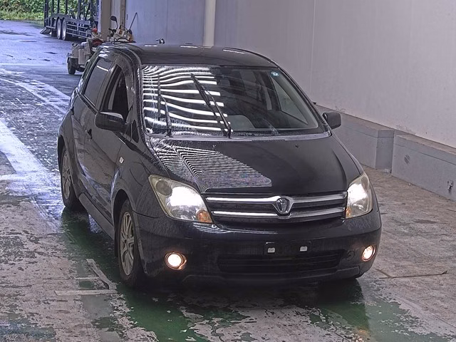 TOYOTA IST