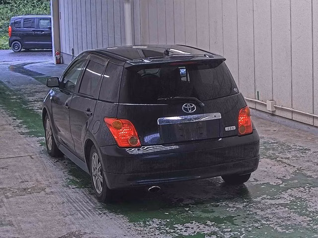 TOYOTA IST
