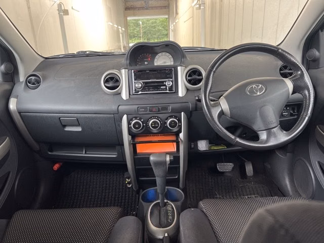 TOYOTA IST