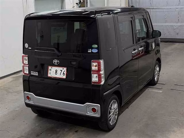 TOYOTA PIXIS MEGA