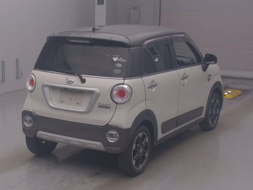 DAIHATSU CAST