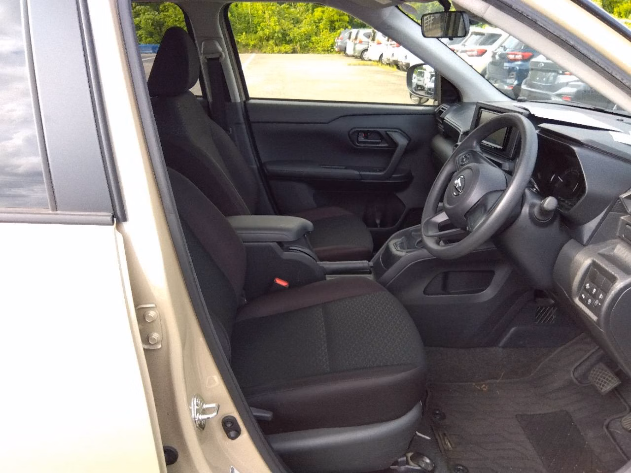 DAIHATSU ROCKY