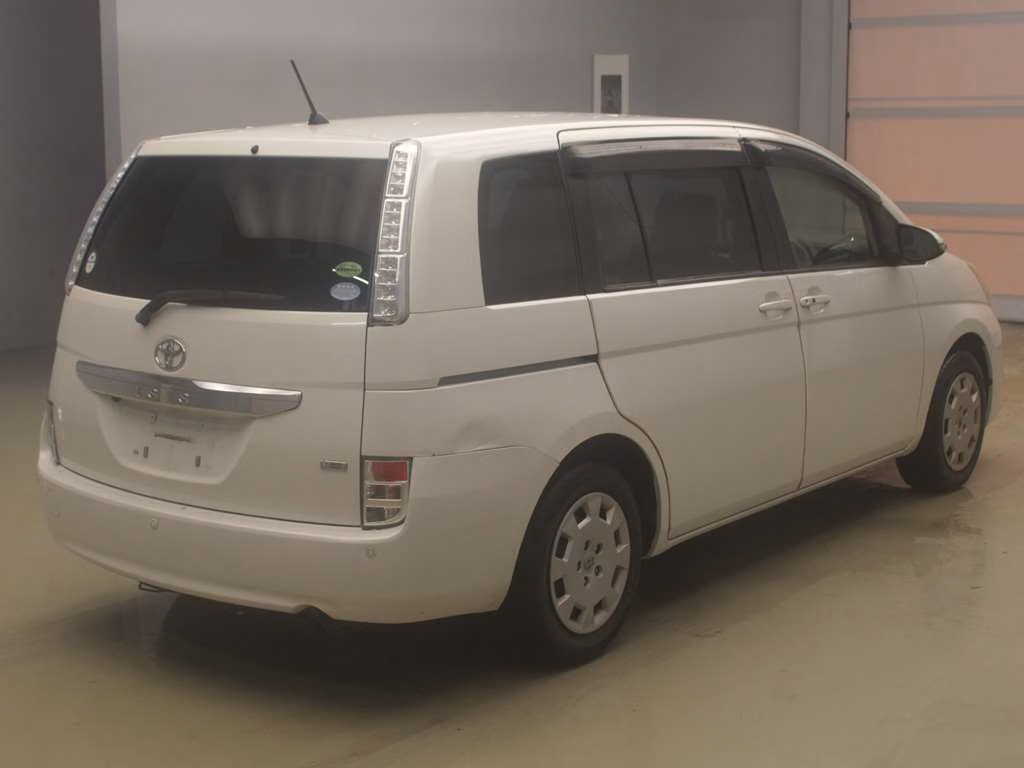 TOYOTA ISIS