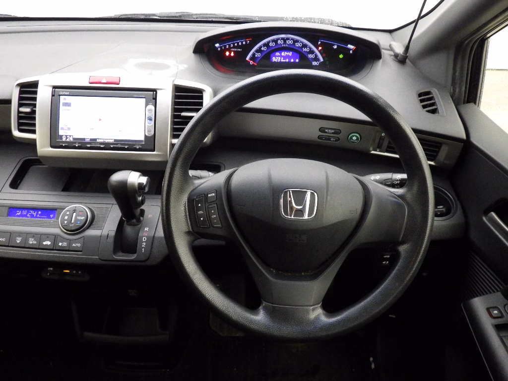 HONDA FREED SPIKE