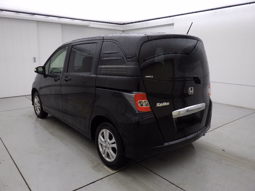 HONDA FREED SPIKE