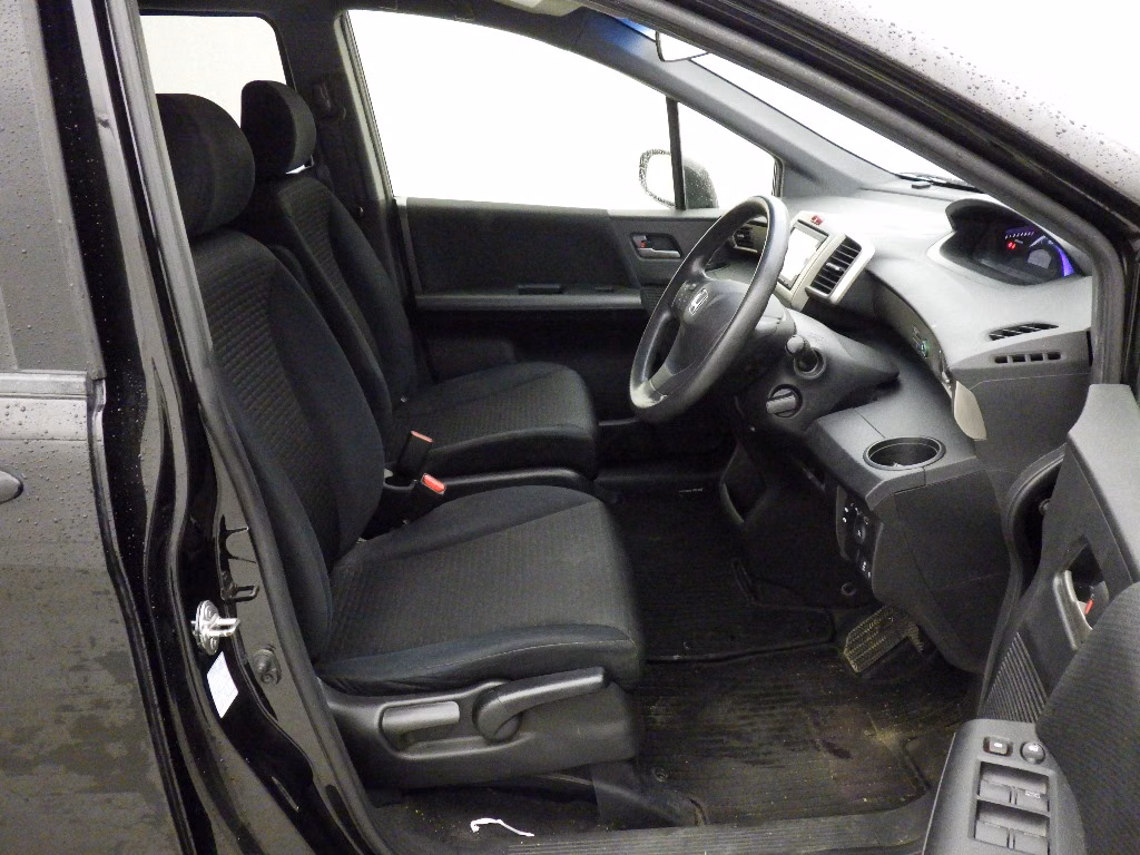 HONDA FREED SPIKE