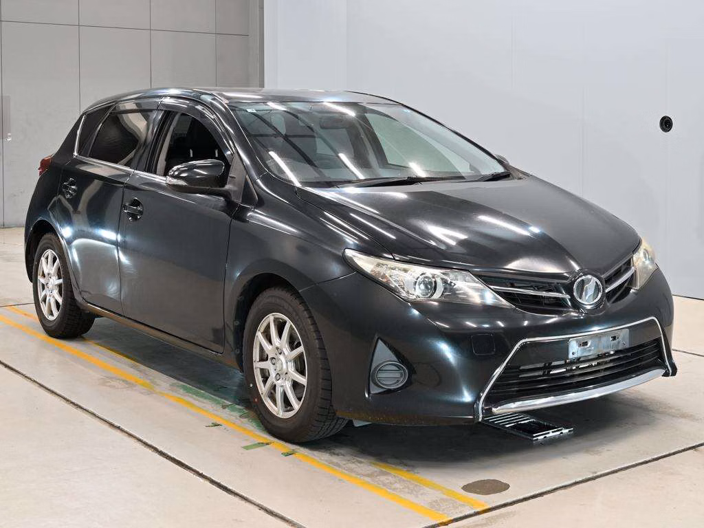 TOYOTA AURIS