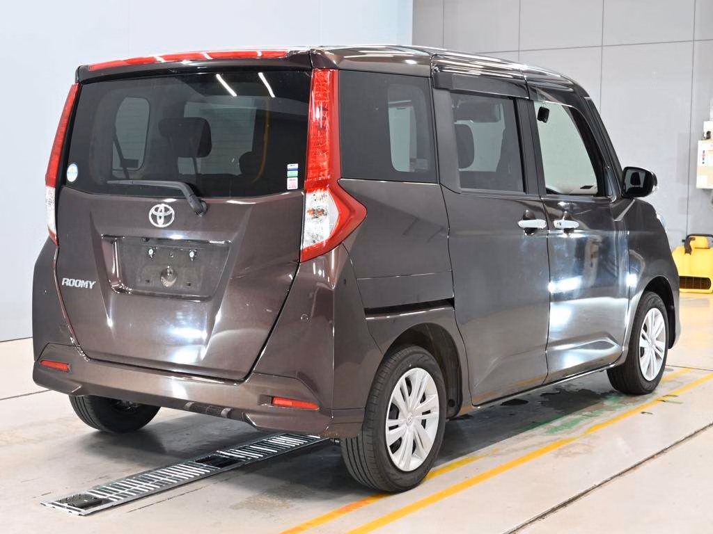 TOYOTA ROOMY
