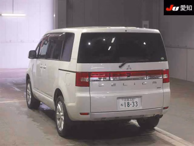 MITSUBISHI DELICA D:5