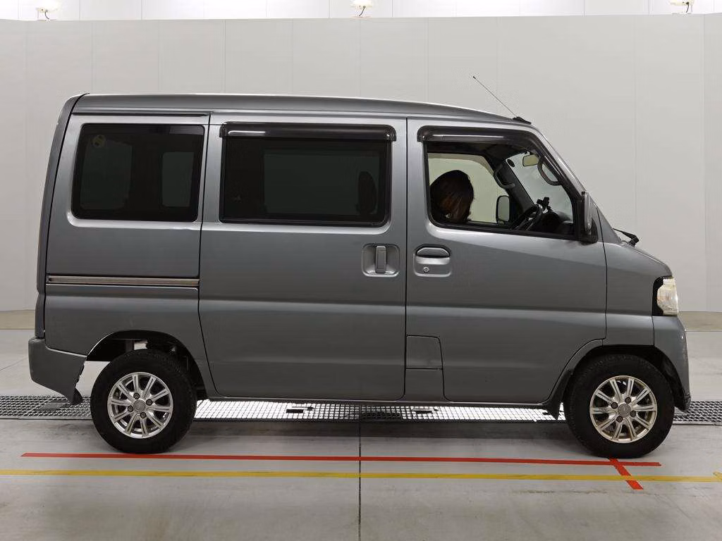NISSAN NV100 CLIPPER