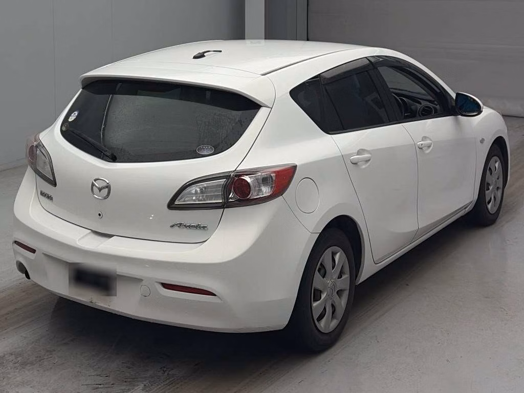 MAZDA AXELA