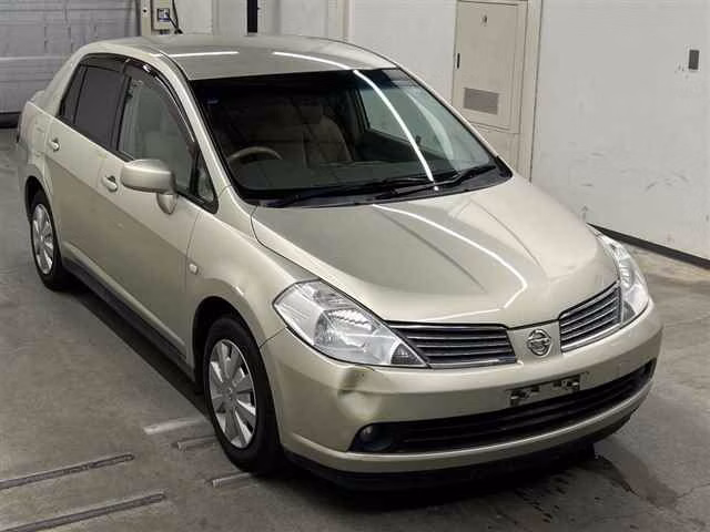 NISSAN TIIDA LATIO