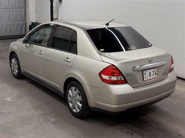 NISSAN TIIDA LATIO
