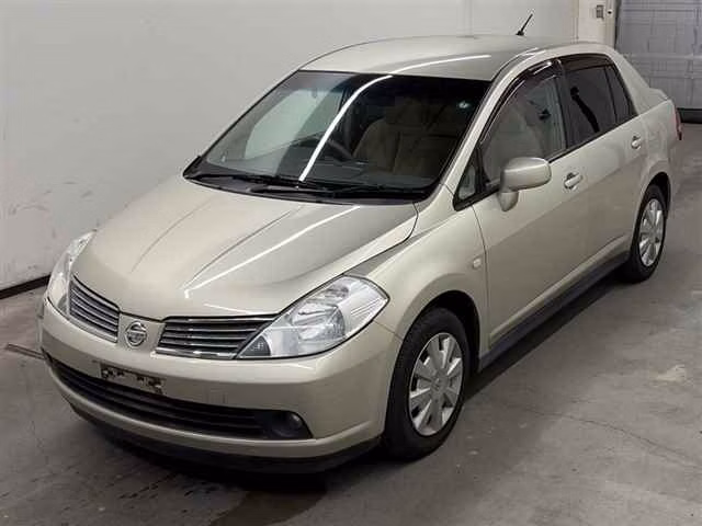 NISSAN TIIDA LATIO