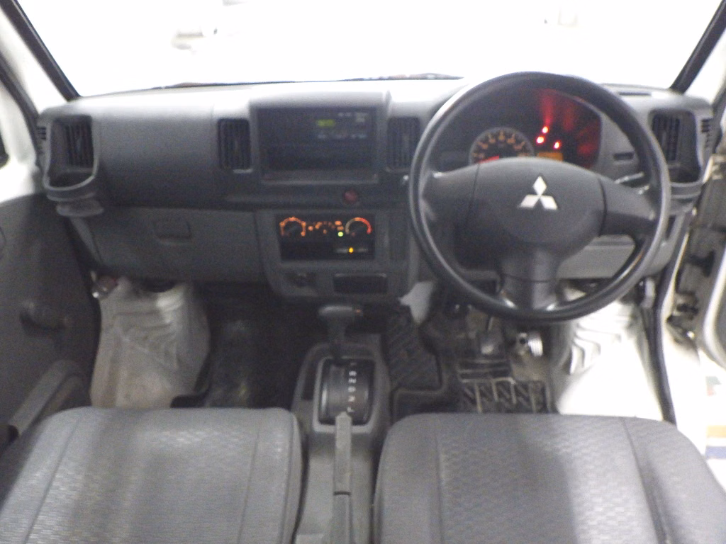 MITSUBISHI MINICAB