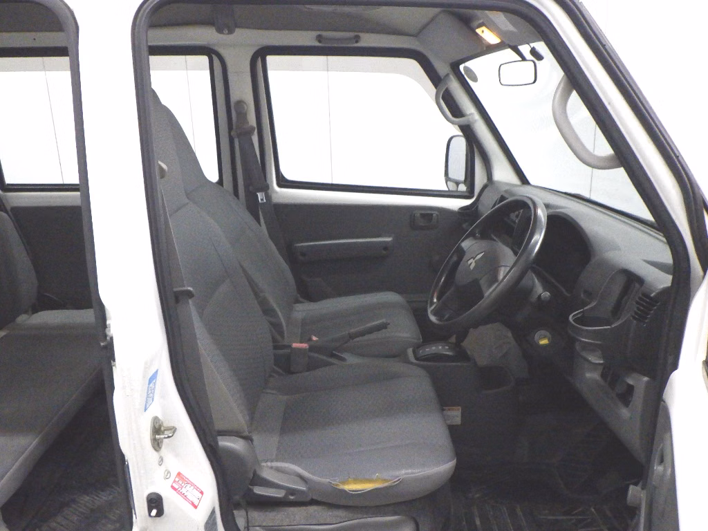 MITSUBISHI MINICAB