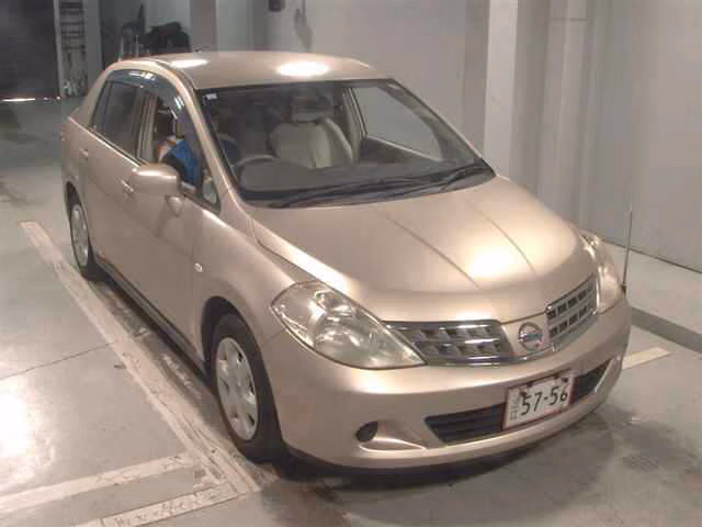 NISSAN TIIDA LATIO