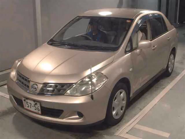 NISSAN TIIDA LATIO