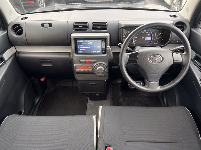 TOYOTA PIXIS SPACE