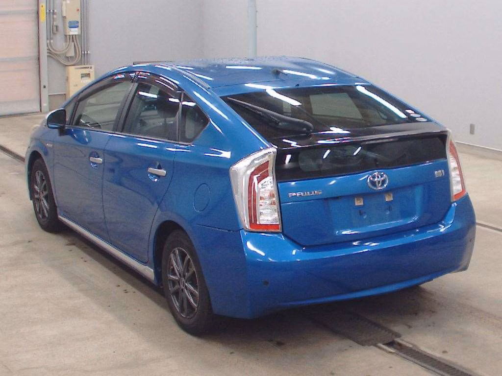 TOYOTA PRIUS