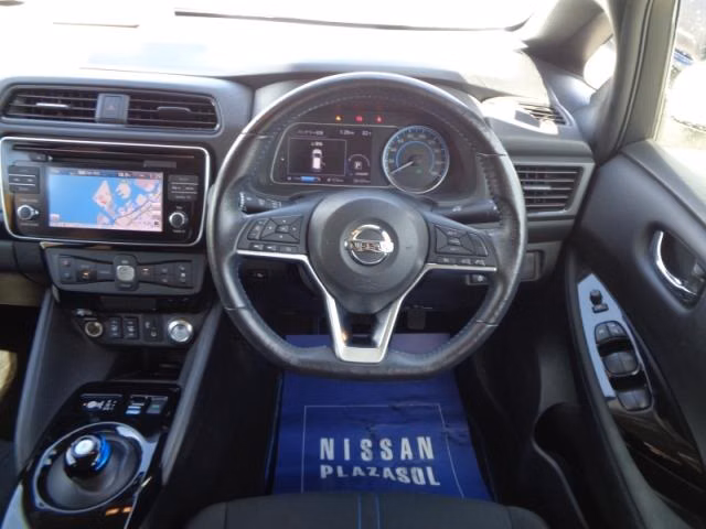 NISSAN LEAF