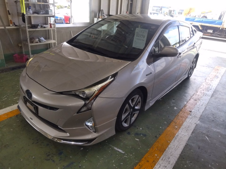 TOYOTA PRIUS