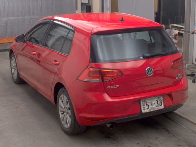 VOLKSWAGEN GOLF