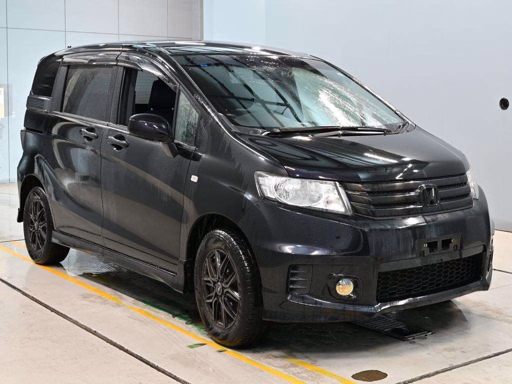 HONDA FREED SPIKE