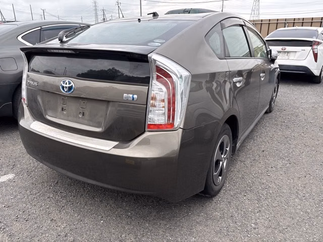 TOYOTA PRIUS