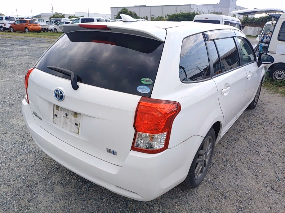 TOYOTA COROLLA FIELDER