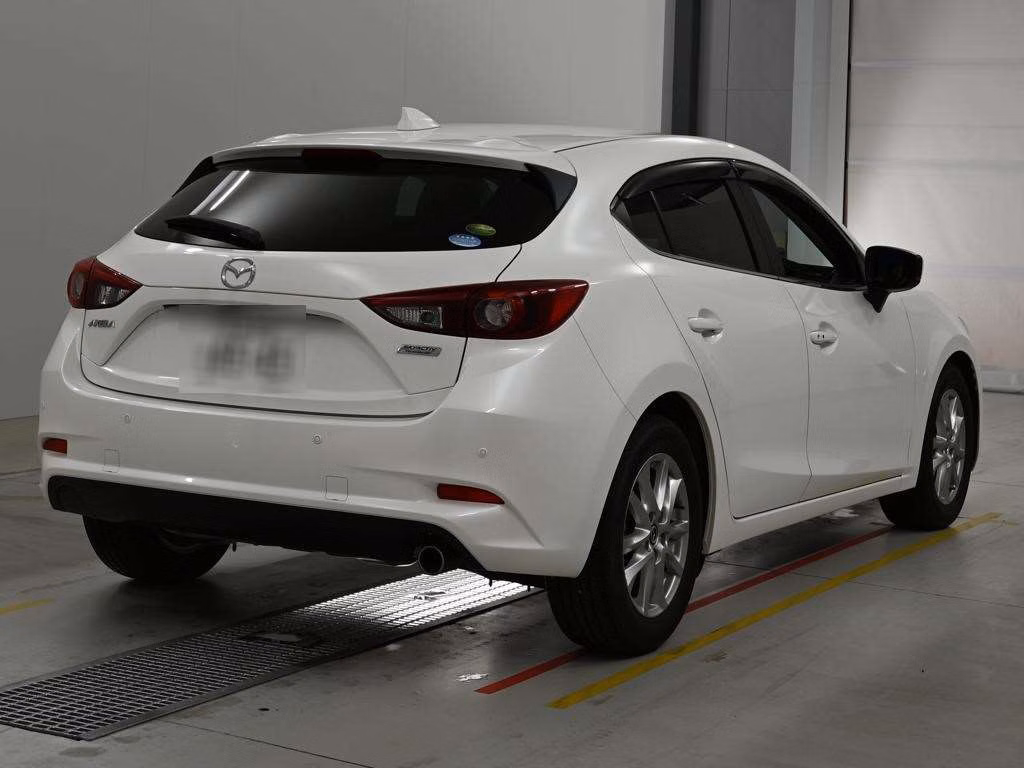 MAZDA AXELA
