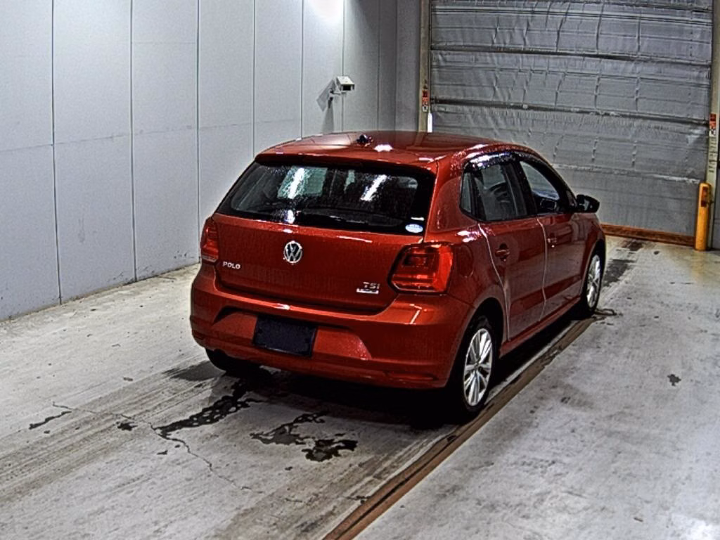 VOLKSWAGEN POLO