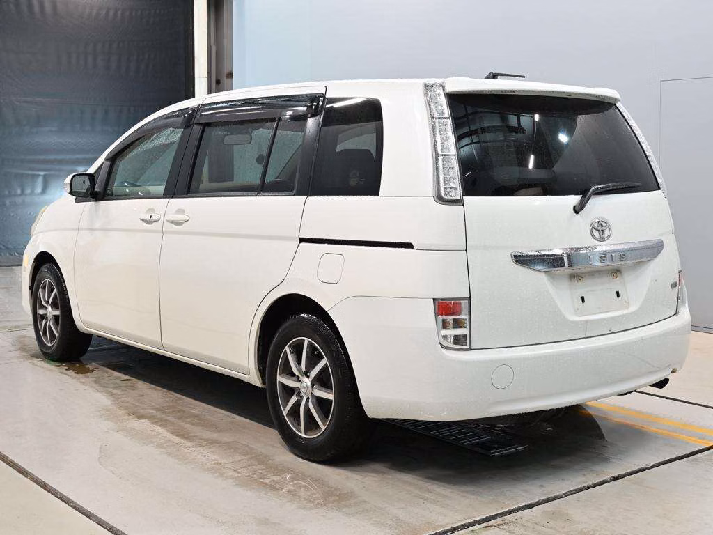 TOYOTA ISIS