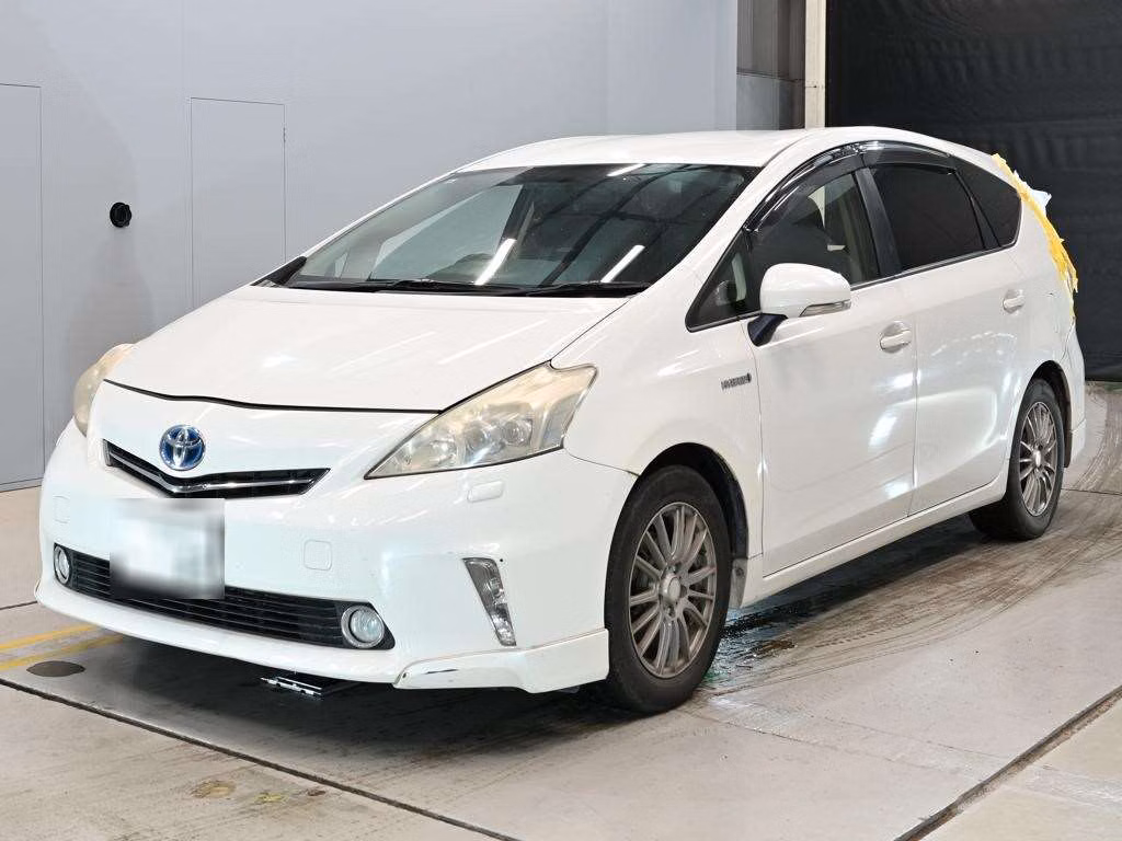 TOYOTA PRIUS ALPHA