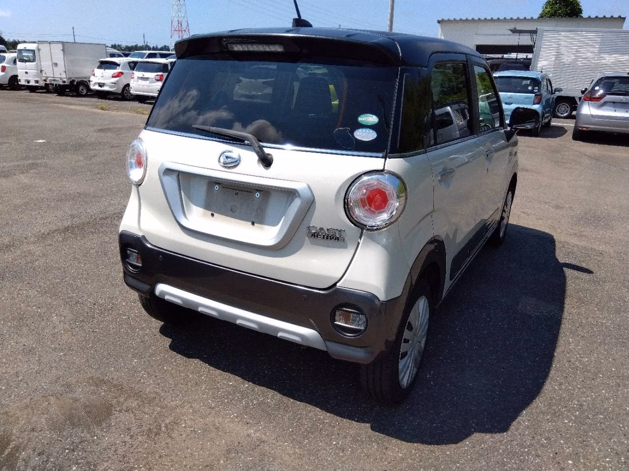 DAIHATSU CAST