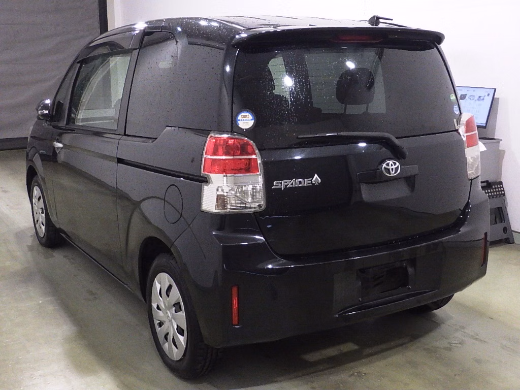 TOYOTA SPADE