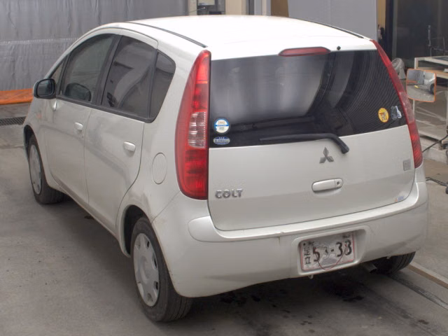 MITSUBISHI COLT