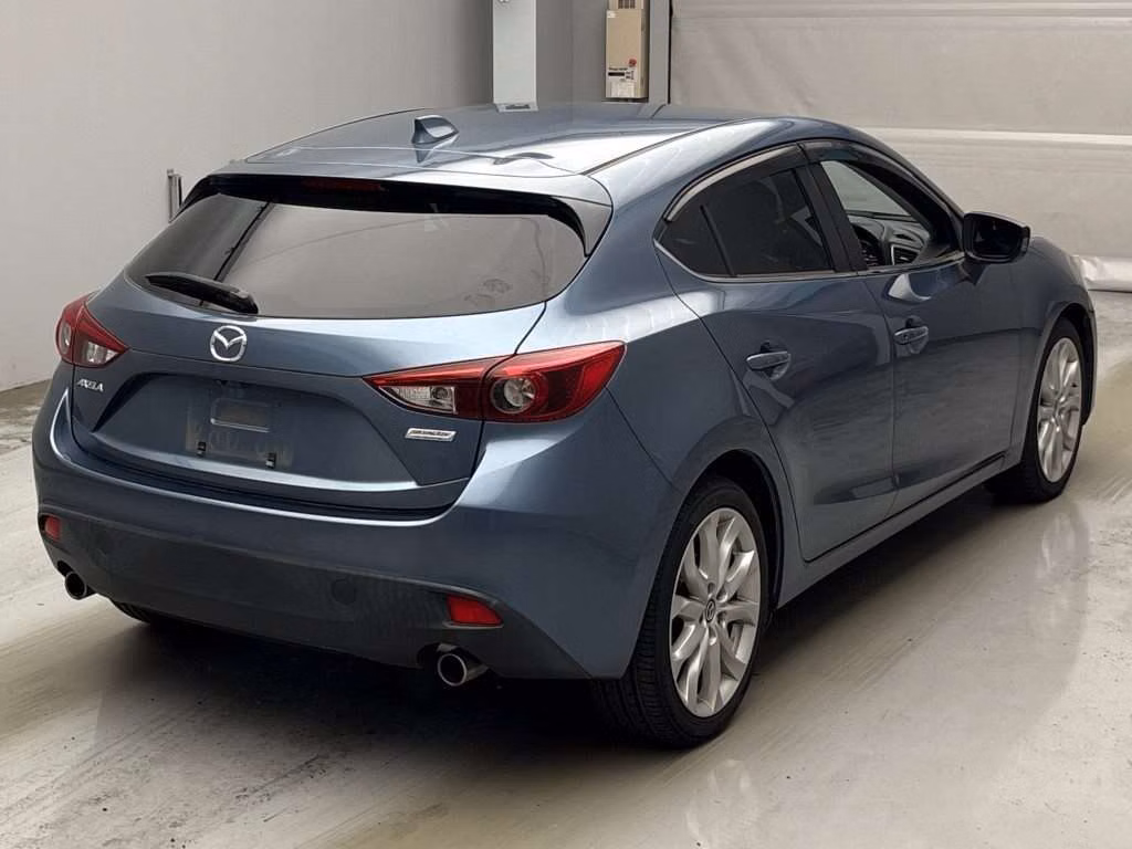 MAZDA AXELA
