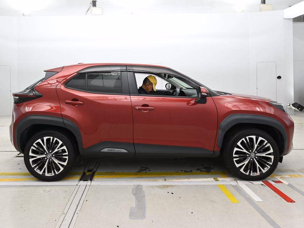 TOYOTA YARIS CROSS