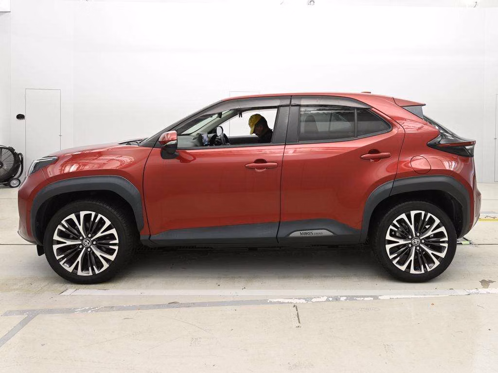 TOYOTA YARIS CROSS