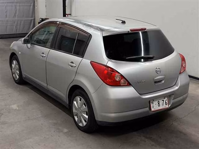NISSAN TIIDA