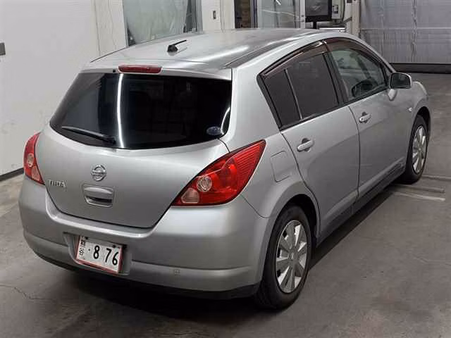 NISSAN TIIDA