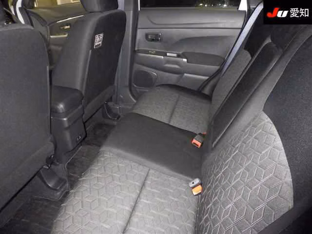 MITSUBISHI RVR