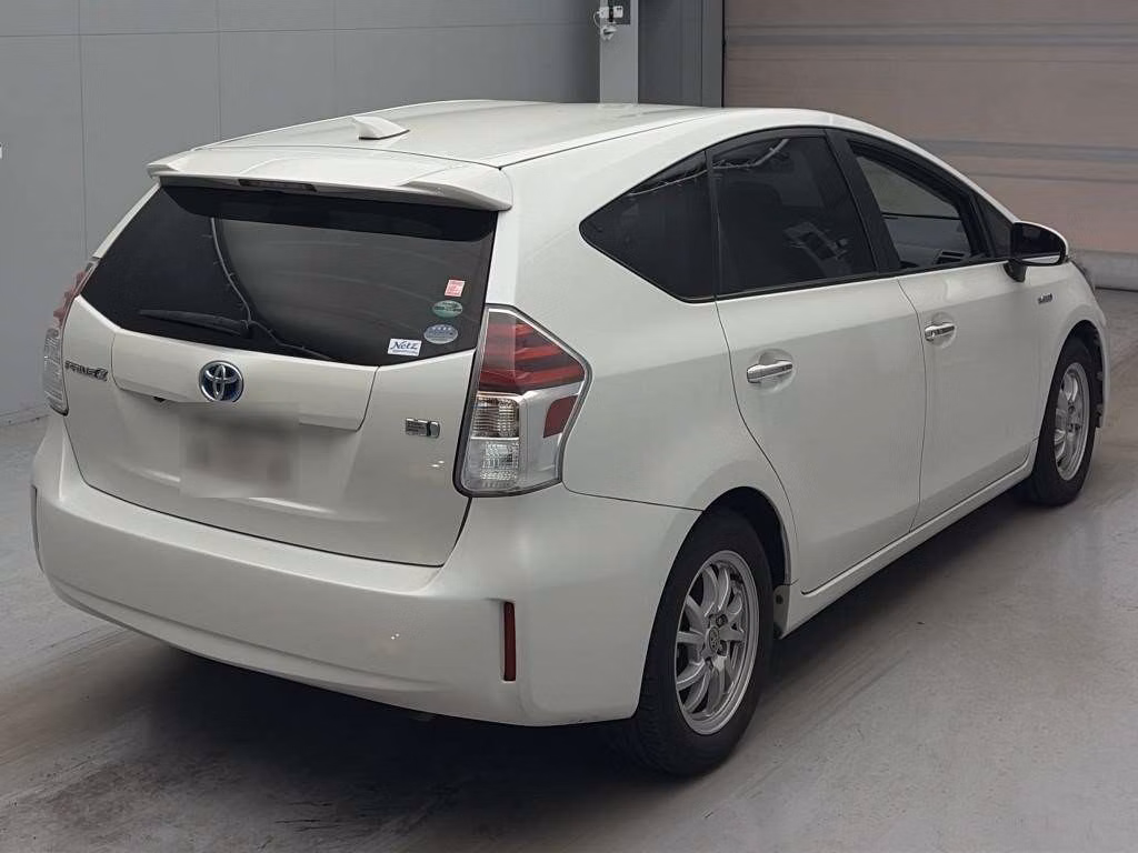 TOYOTA PRIUS ALPHA