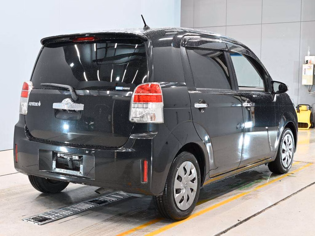 TOYOTA SPADE