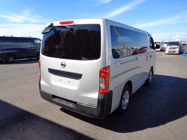 NISSAN NV350 CARAVAN