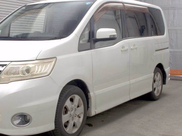 NISSAN SERENA