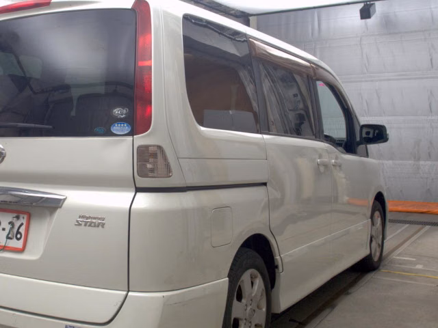 NISSAN SERENA
