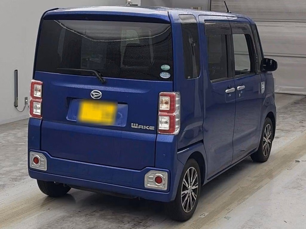 DAIHATSU WAKE