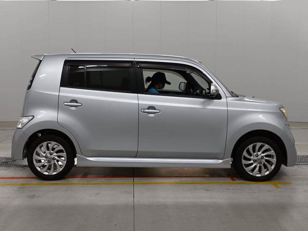 TOYOTA BB